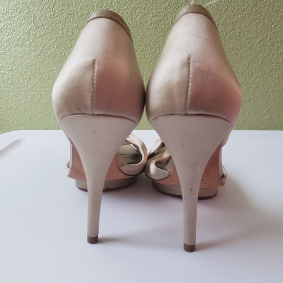 BCBG Max Azria Heels - Picture 6 of 8